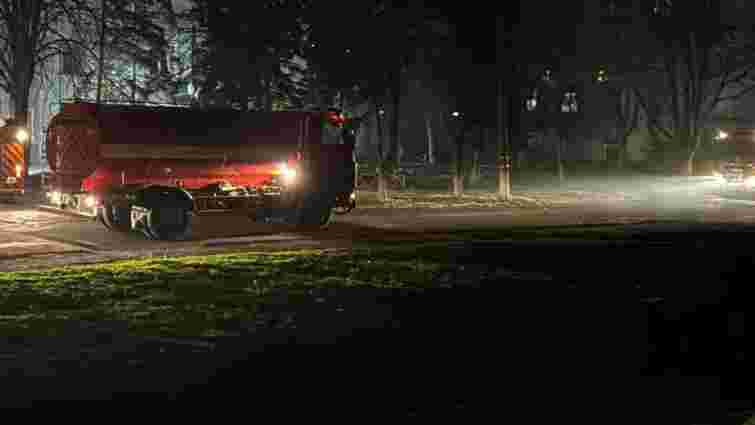 Внаслідок російської атаки у Дніпрі постраждали вокзал та будівля редакції українського ЗМІ