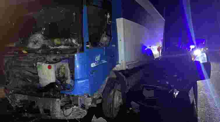 На Львівщині 30-річний водій Audi загинув після зіткнення з вантажівкою