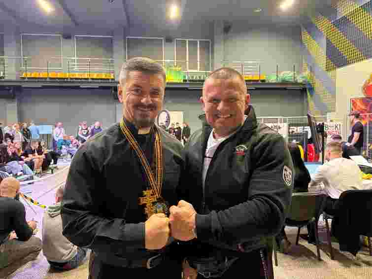 48-річний ієромонах із Львівщини встановив 15-й рекорд України з пауерліфтингу