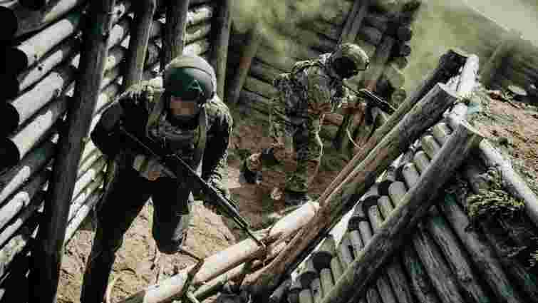 Українських бійців на полігонах у Польщі навчають за підручниками 1410 року