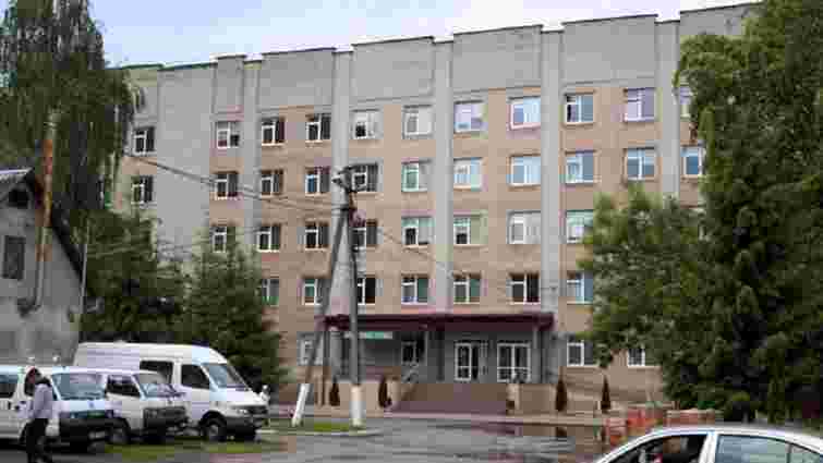 На Закарпатті оштрафували головного травматолога лікарні, який за хабарі робив інвалідність