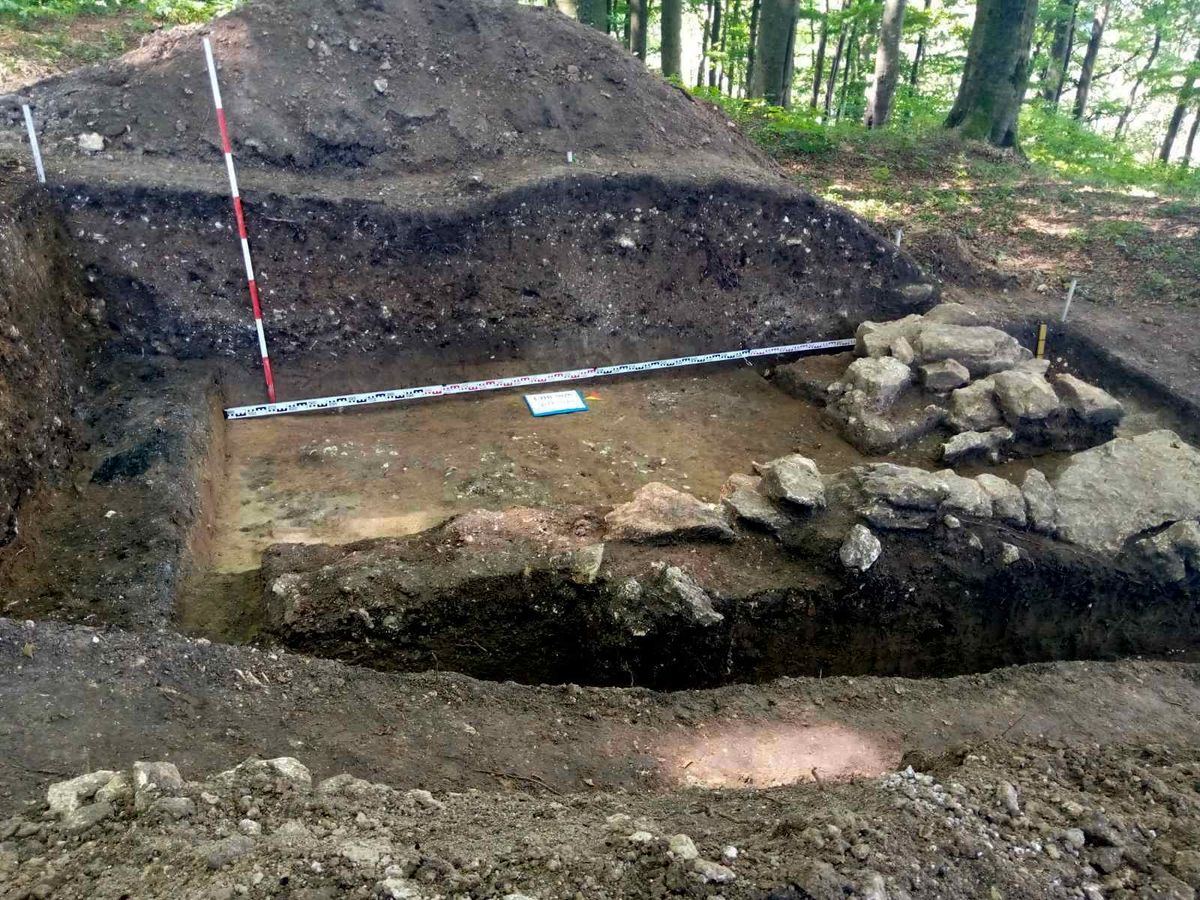 Археологи засумнівалися, чи справді кам’яний п’єдестал в Ілові був язичницьким капищем