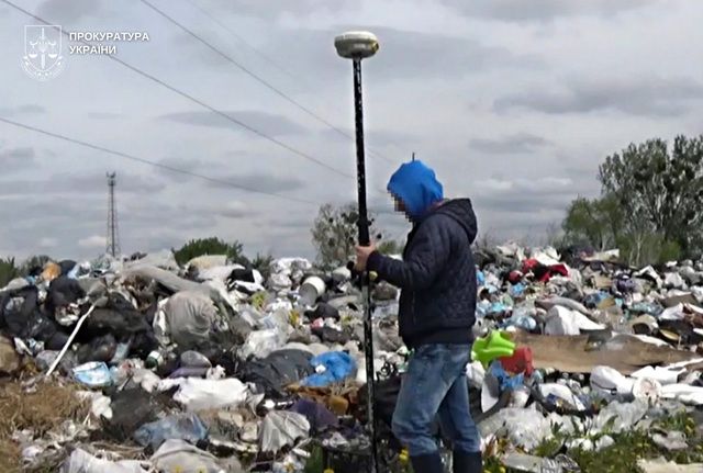 Площа сміттєзвалища - понад гектар (фото прокуратури)