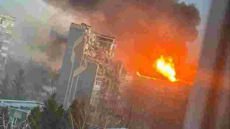 Росіяни завдали ударів по багатоповерхівках у Тернополі