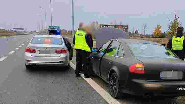 У Польщі 22-річного українця оштрафували на 31,5 тис. злотих за спробу втекти від патрульних
