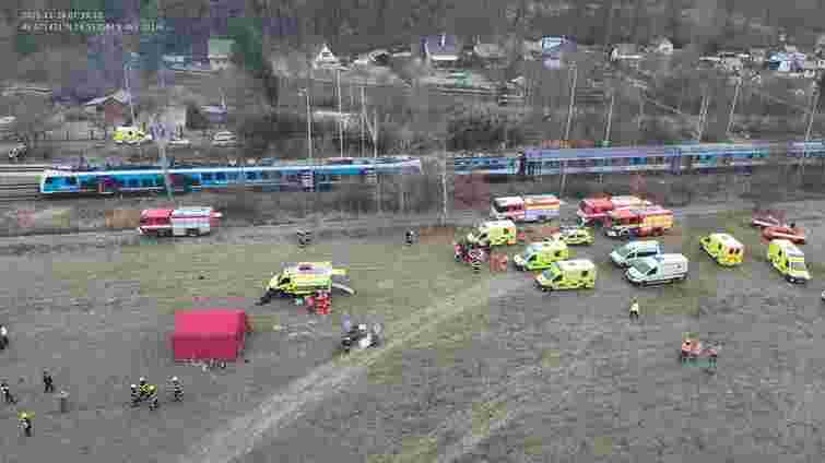 На півдні Чехії унаслідок зіткнення двох потягів постраждали близько 40 людей 
