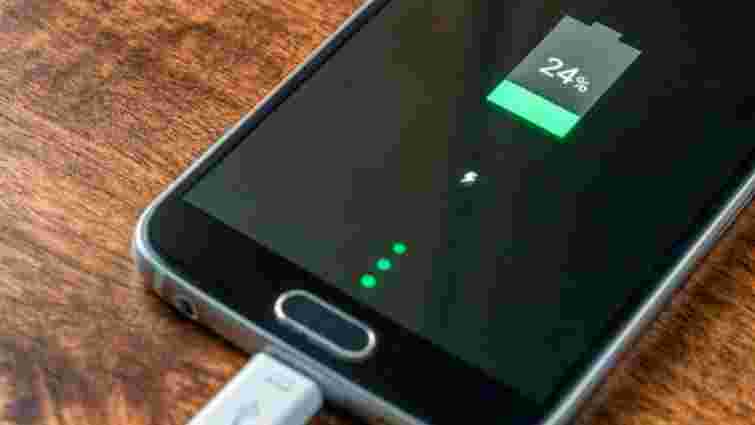 Треба повністю розрядити чи ні: як заряджати телефон, щоб не посадити батарею