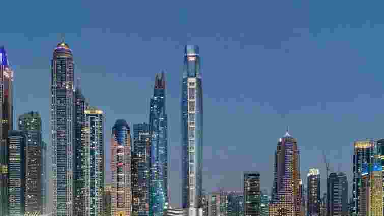 Безмежний басейн посеред хмар: у Дубаї побудували найвищий у світі готель