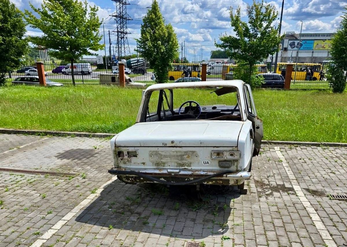 Ще 22 занедбані автомобілі заберуть із вулиць Львова