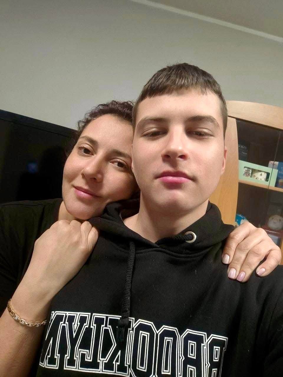 Тарас Гнатюк з мамою