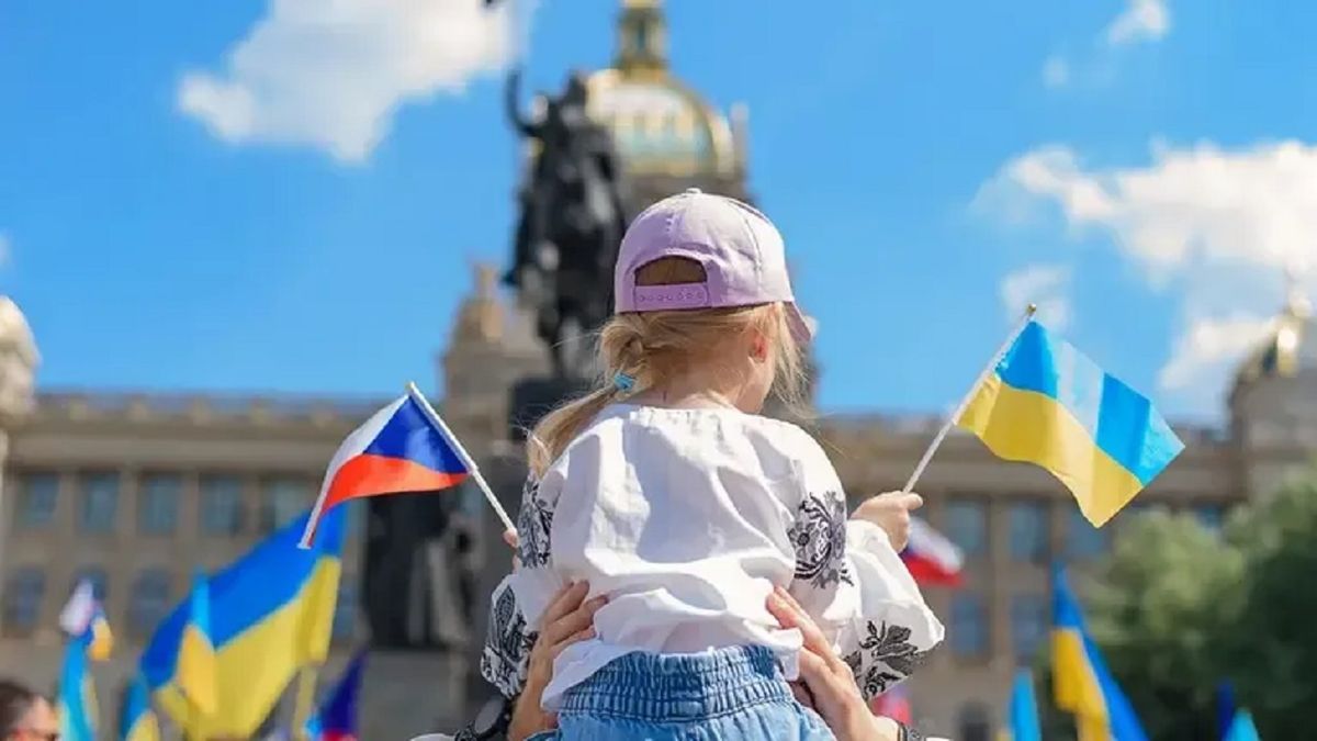 Українці сплатили в Чехії удвічі більше податків, ніж отримали допомоги 