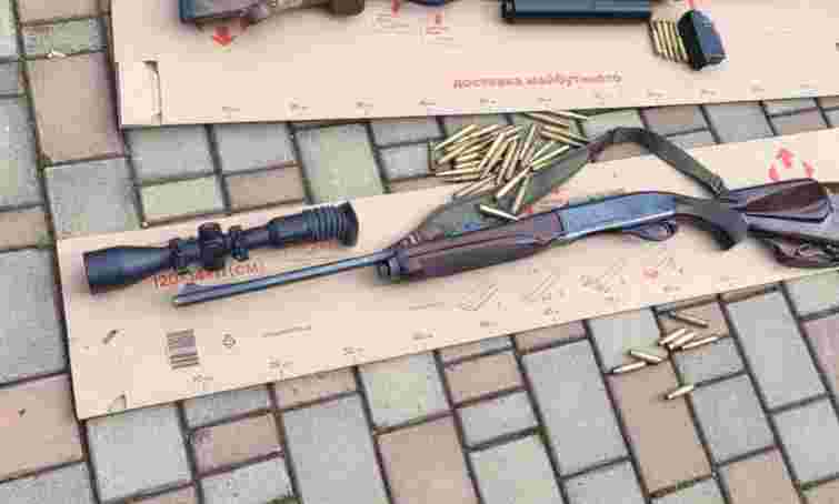 На Буковині депутат райради з Прикарпаття вистрілив у чоловіка з автомата