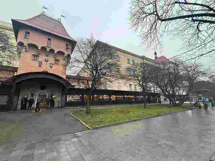 Посадовець Львівської мерії звинуватив ієрея ПЦУ в лобіюванні скандальних ресторанів
