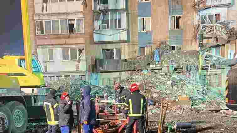У Тернополі з-під завалів дістали тіло ще однієї жінки