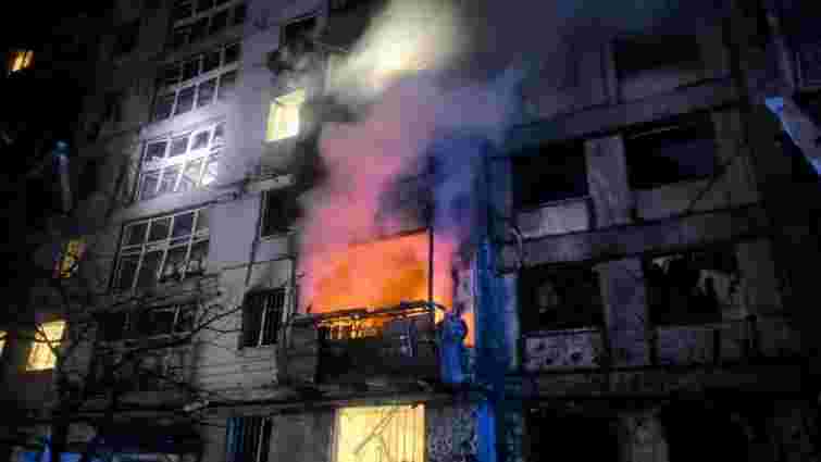 У Дніпрі внаслідок російської атаки спалахнула пожежа у багатоповерхівці, є постраждалі
