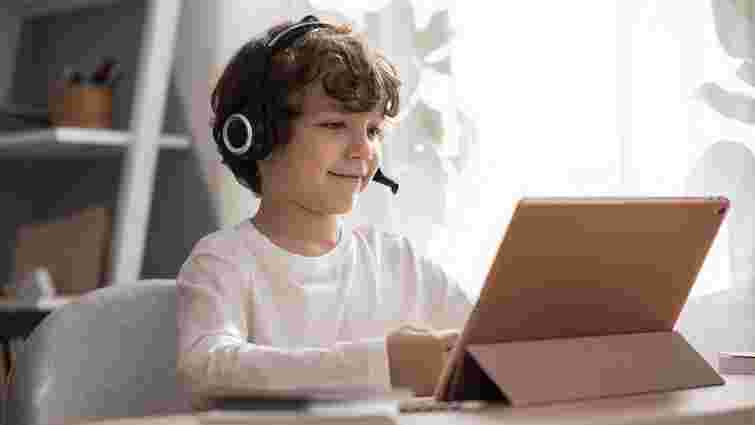 Чим відрізняється дистанційне та онлайн-навчання: головні переваги форматів