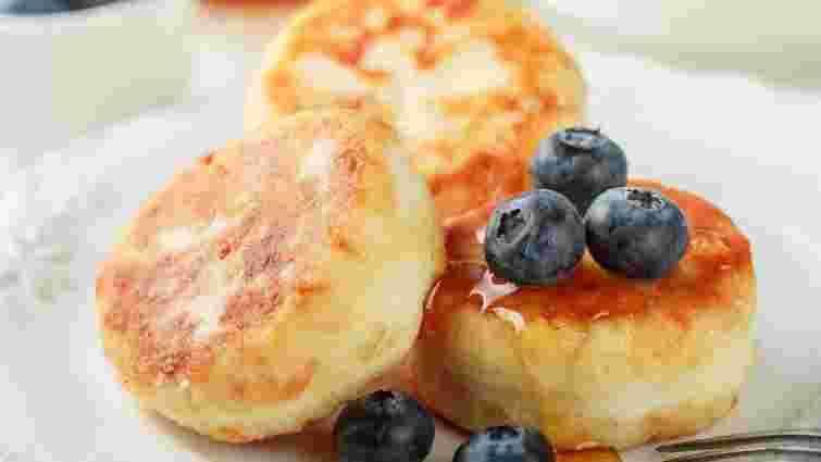 Всього один інгредієнт: що потрібно додати, щоб вийшли пишні сирники