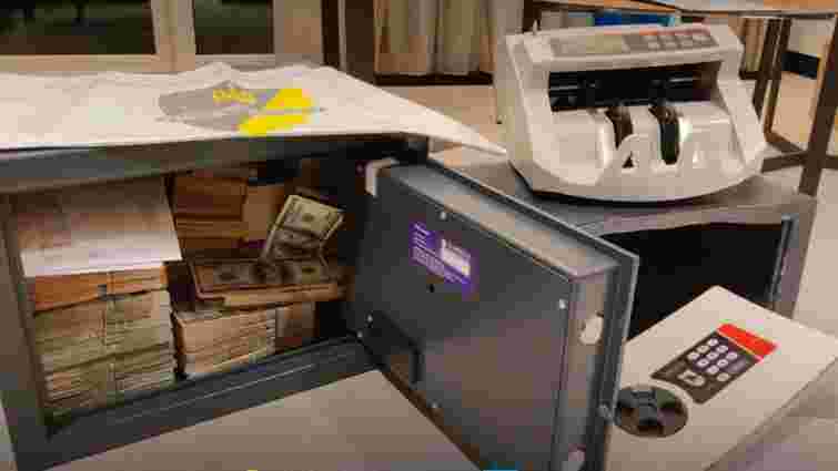 У бек-офісі фігурантів справи «Мідас» знайшли пів тисячі довідок про детективів та депутатів