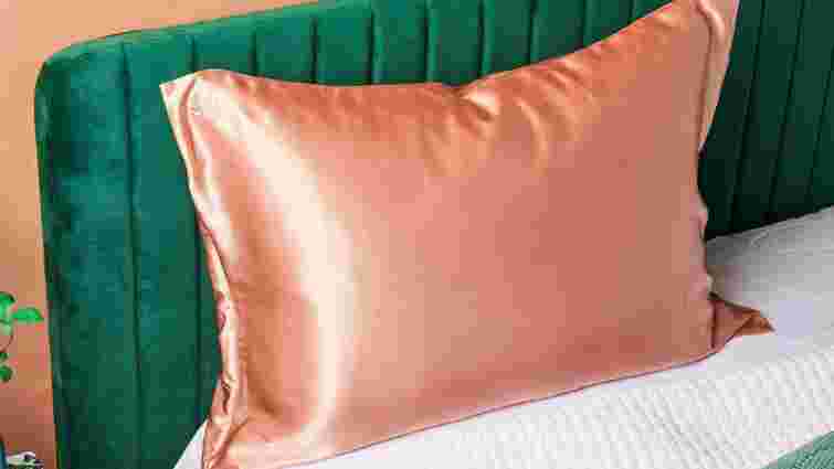 Делікатний догляд: як випрати шовкові наволочки без пошкоджень вручну і в машинці