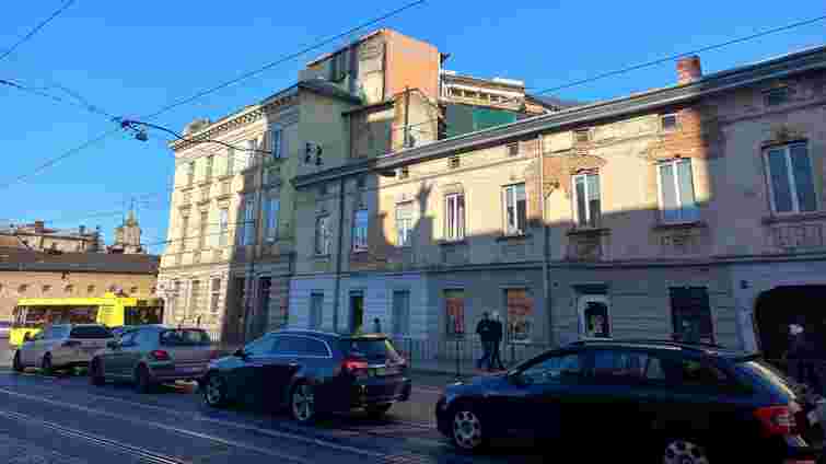 Родина Козицьких почала реконструкцію історичної кам’яниці на площі Митній