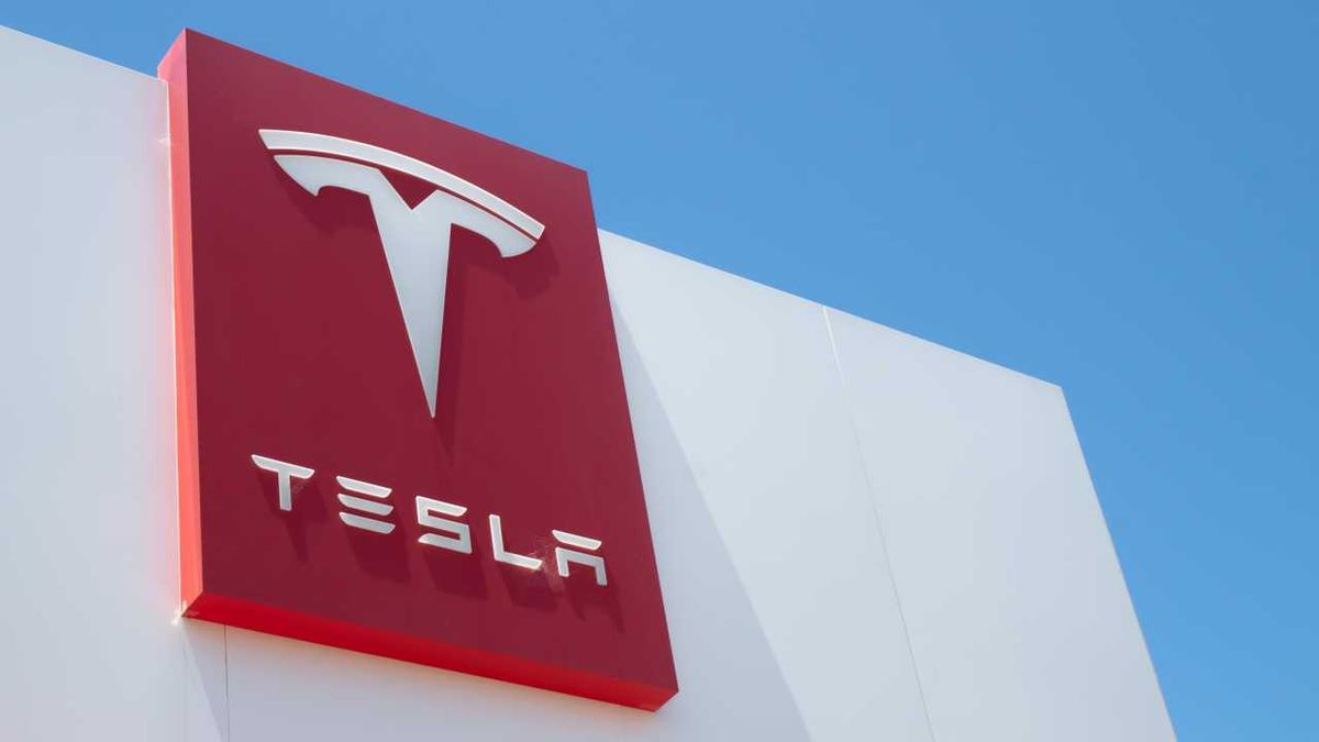Продажі Tesla різко скорочуються на ключових світових ринках
