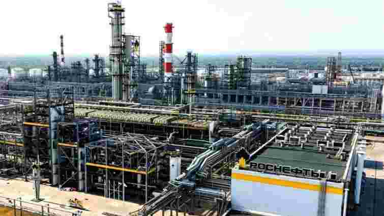 Під атакою безпілотників опинився НПЗ у Самарській області Росії
