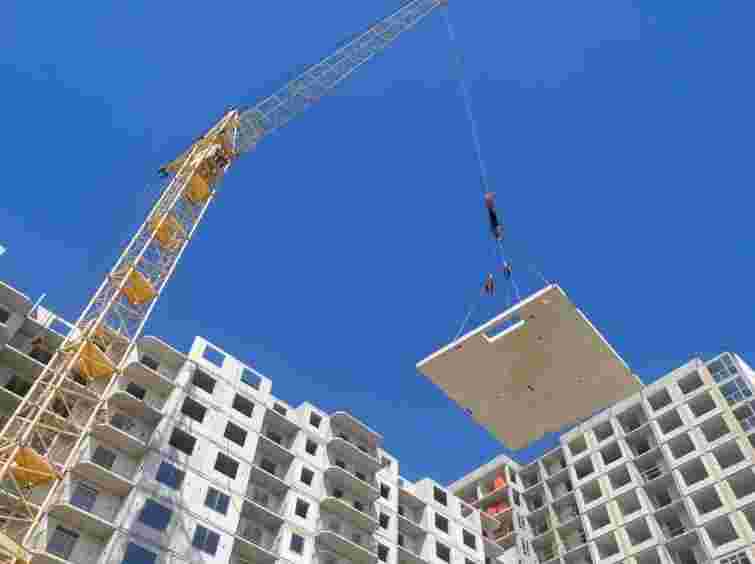 У Луцьку на місці будинку зведуть торгово-офісний центр