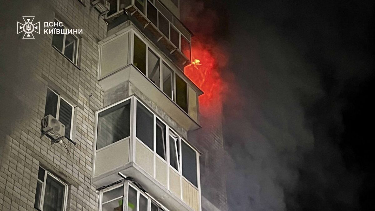 Росіяни завдали удару по багатоповерхівці на Київщині, є загиблий та два десятки постраждалих