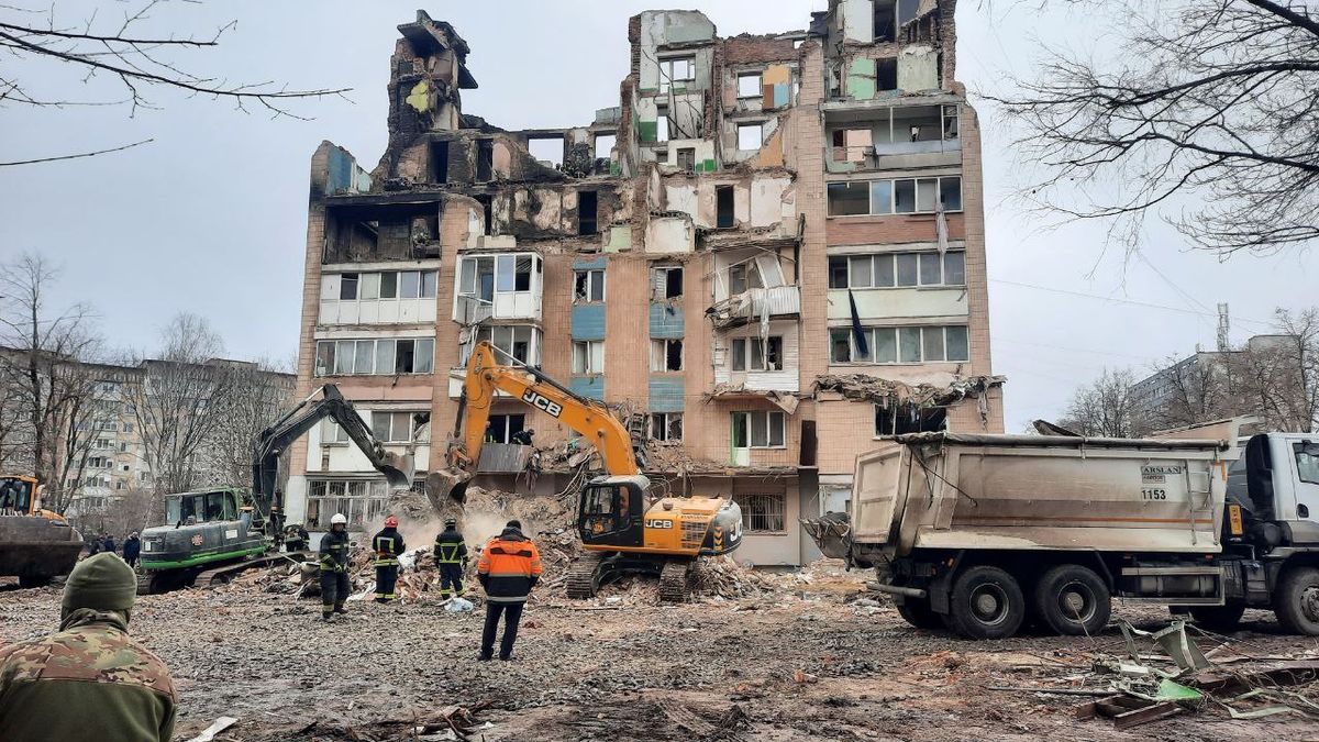 У Тернополі знесуть зруйнований російською ракетою будинок