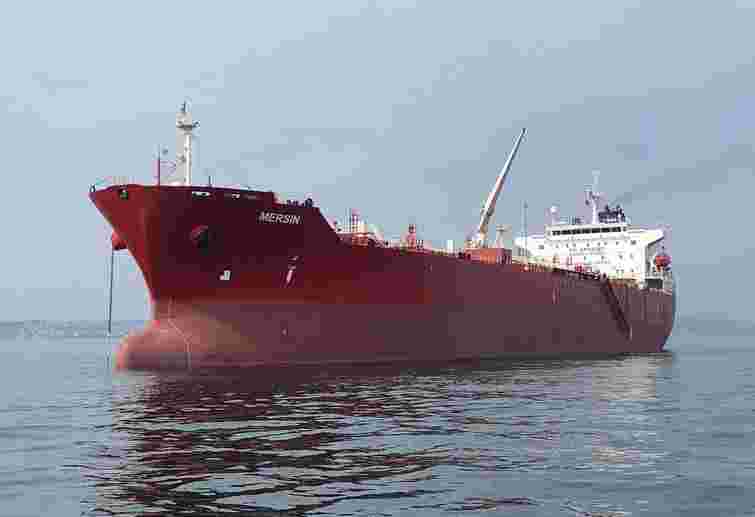 Біля берегів Сенегалу від вибухів постраждав пов'язаний з РФ танкер 