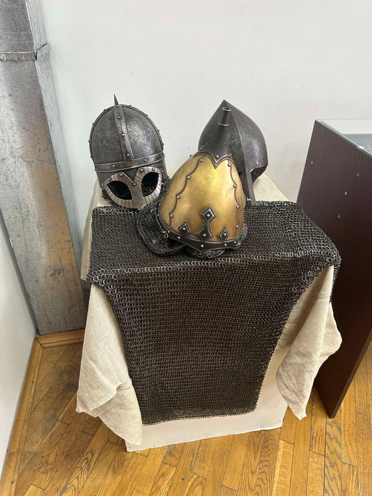 Лицарські шоломи