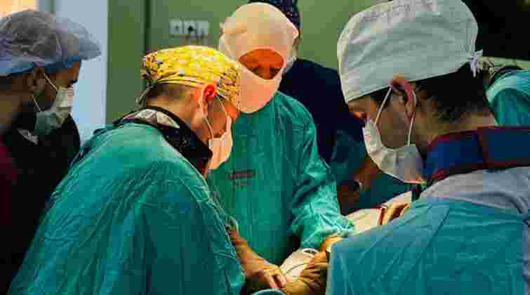 Катання на електросамокаті для 17-річного мешканця Львівщини завершилося складними переломами 
