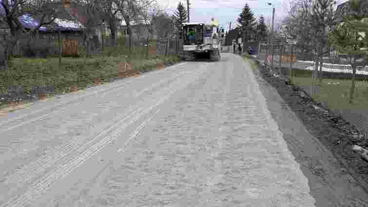 У селі біля Львова за 200 тис. євро відремонтують дорогу за німецькою технологією