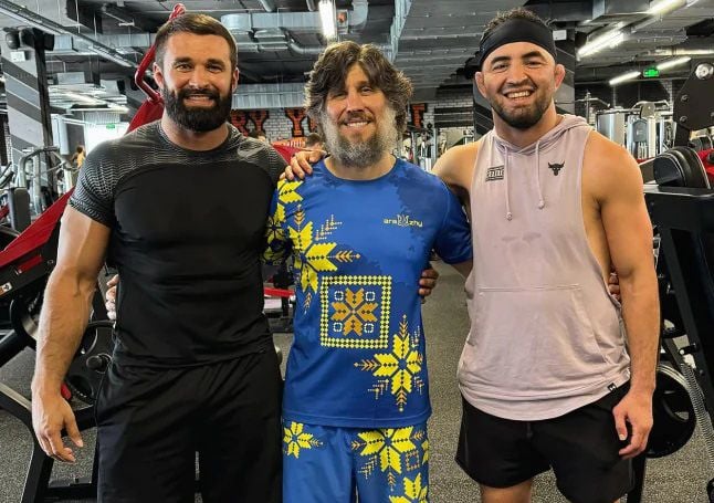 Ельбрус Тедеєв з українським бійцем вірменського походження Людвіком Шоліняном