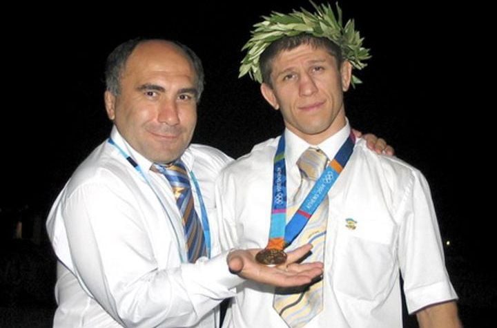 Руслан Савлохов зі своїм підопічним Ельбрусом Тедеєвим