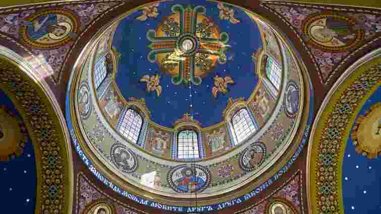 Церква, яку спонсорував оперний співак і оздоблював січовий стрілець