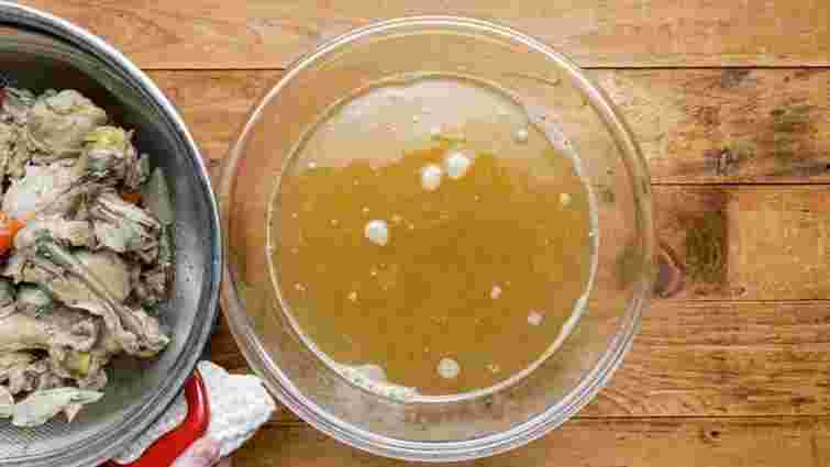 Буде вдвічі смачнішим: що треба обовʼязково додати в курячий бульйон 
