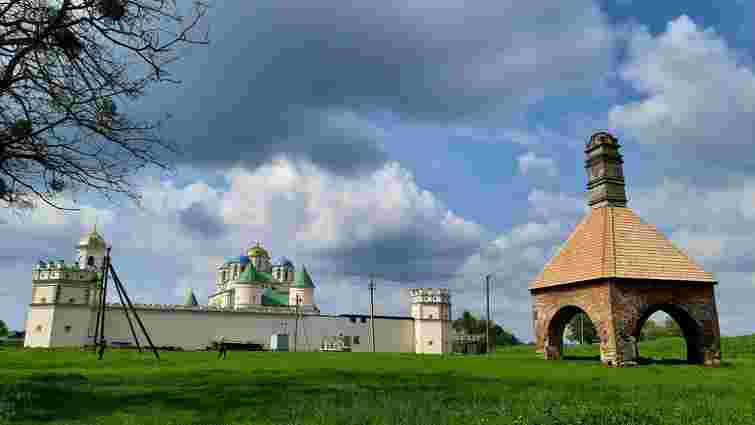 Монастир-фортеця Острозьких і піч для топлення смоли: чим цікавий Межиріч 