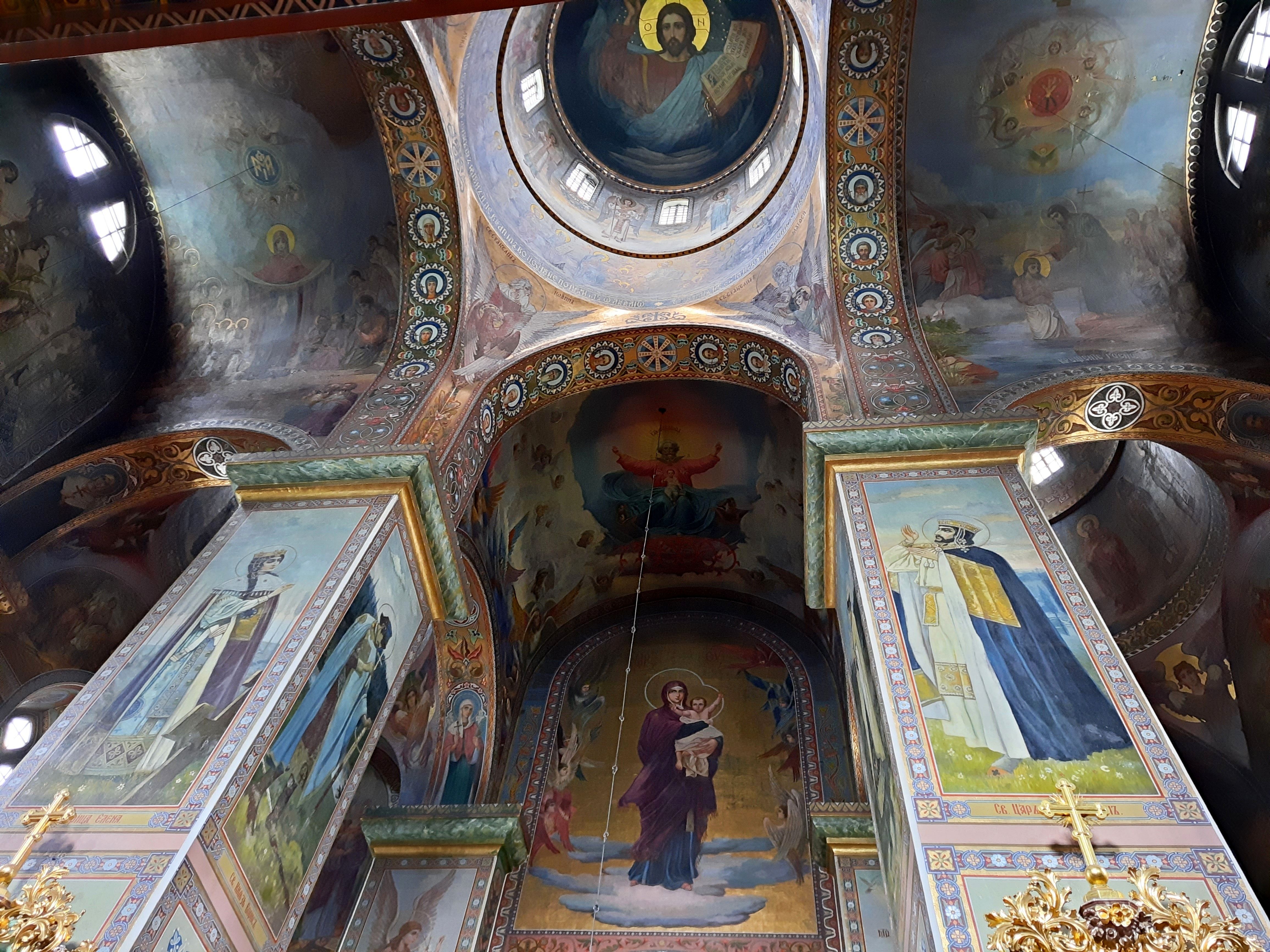 У XIX ст. церкву розписував російський художник Віктор Васнєцов