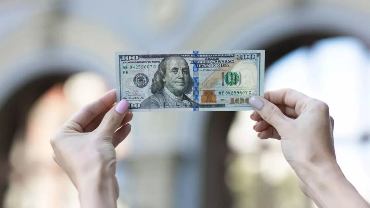 Яким буде курс долара у кінці 2025 року: прогноз аналітиків