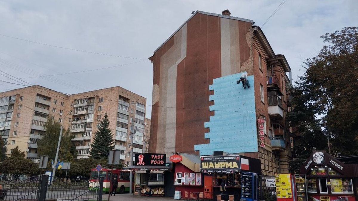Більшість рівнян не підтримала створення муралу Тарасу Давидюку в центрі міста