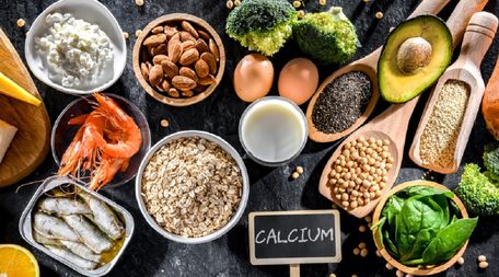 Пʼять продуктів, які варто їсти жінкам після 50 років для міцності кісток