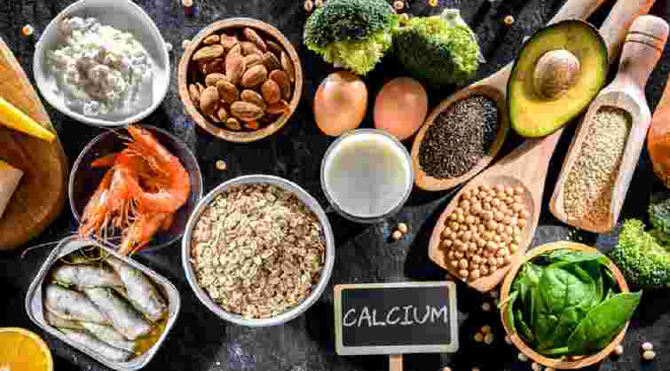 Пʼять продуктів, які варто їсти жінкам після 50 років для міцності кісток