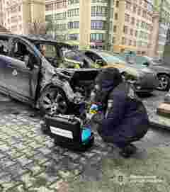 Поліція розслідує підпал автомобіля біля Франківська