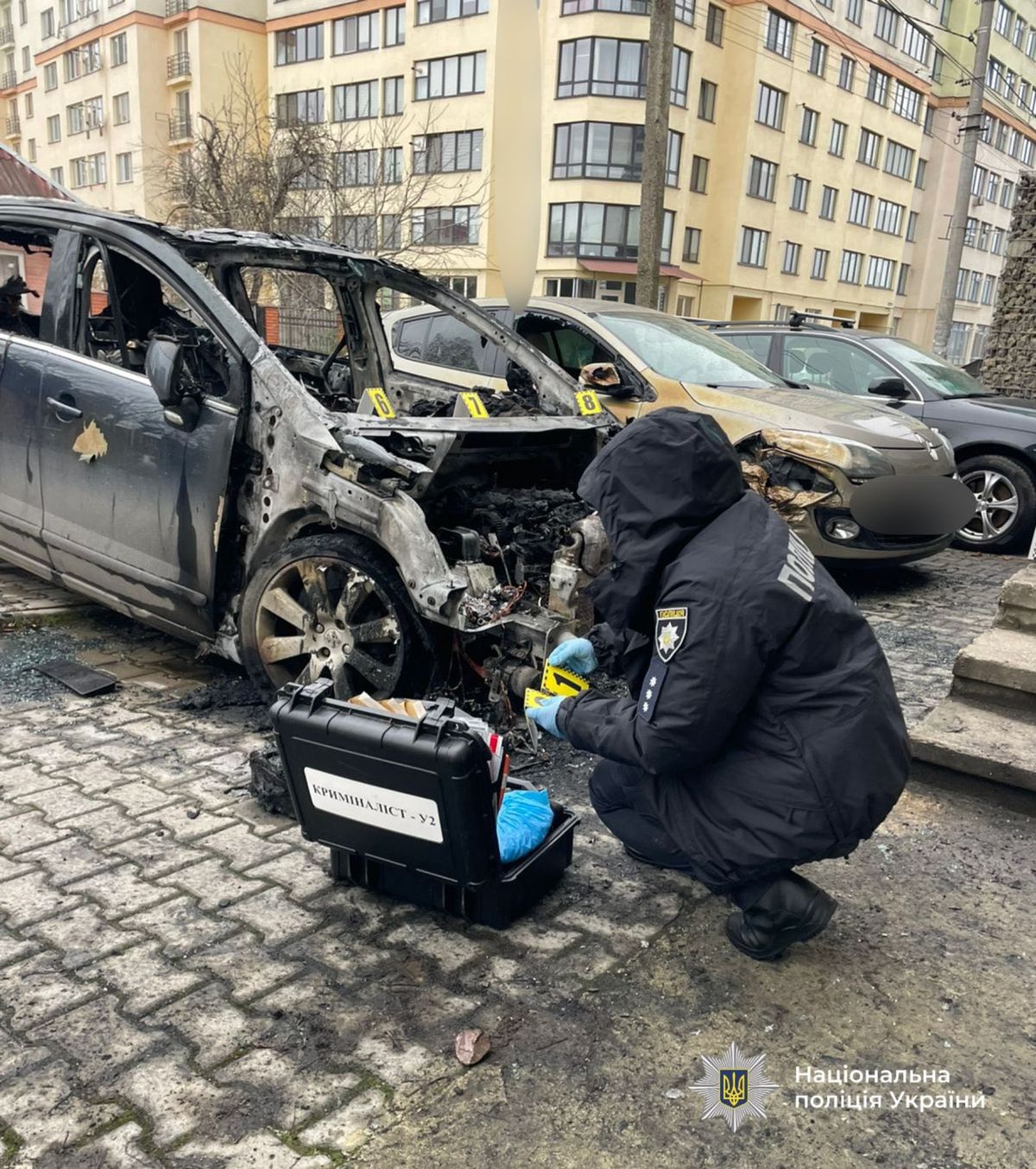 Поліція розслідує підпал автомобіля біля Франківська