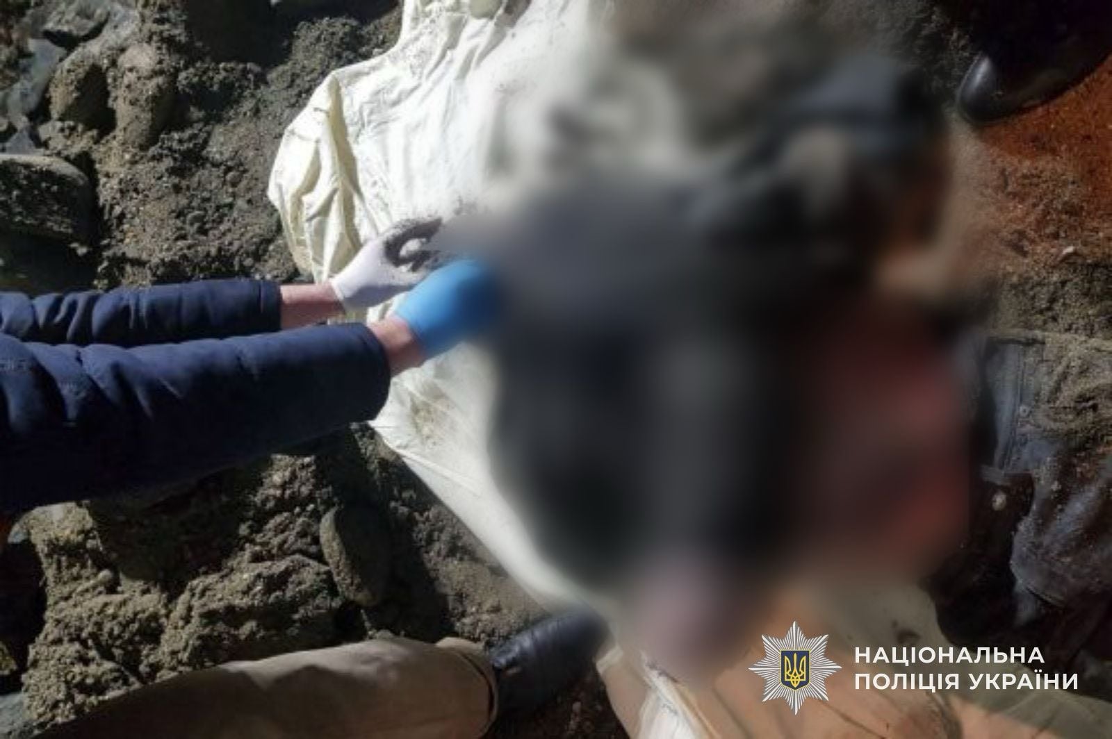 17-річний мешканець Хуста вбив батька, скинув тіло у колодязь і забетонував 