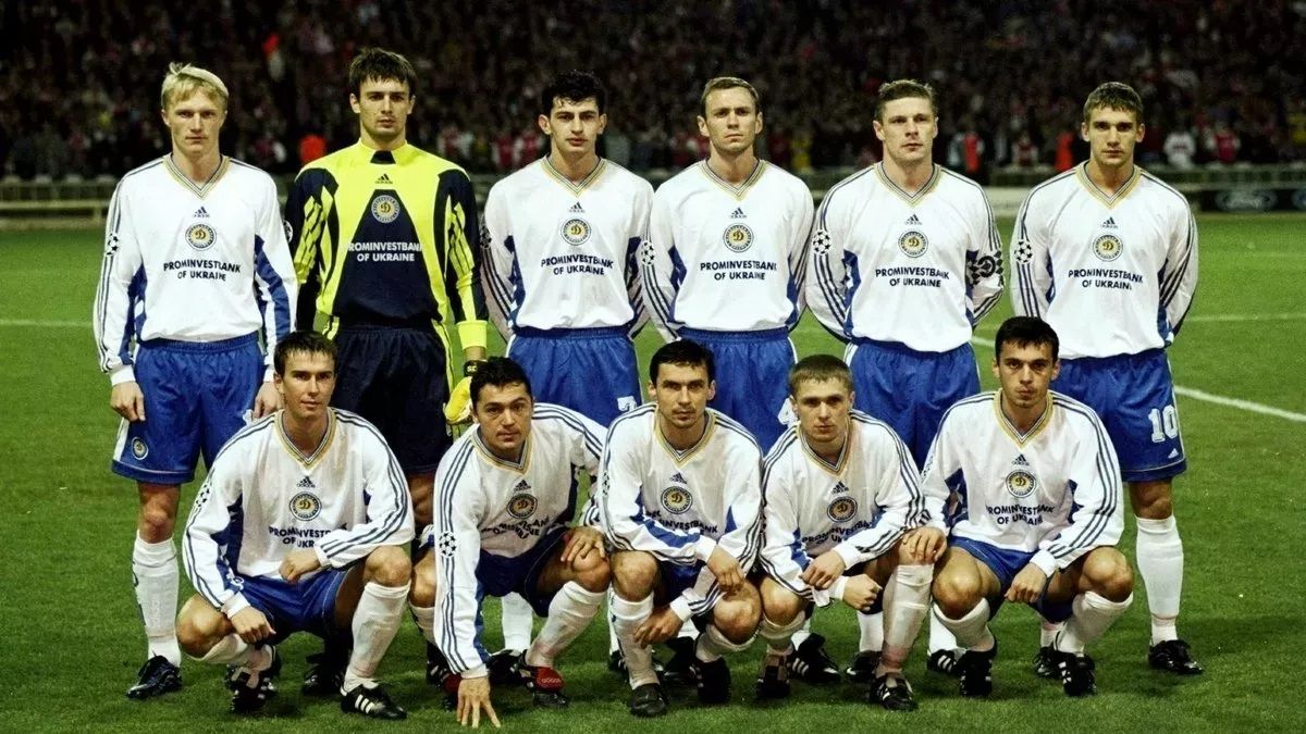 Андрій Гусін (ліворуч у верхньому ряду)