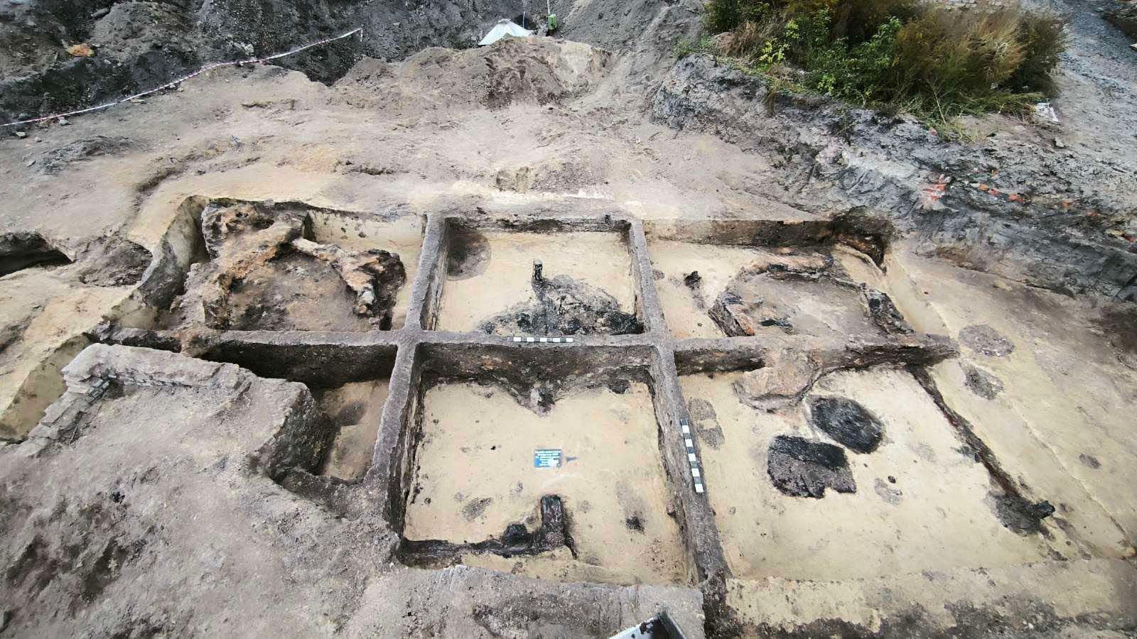 Розкоп споруди, яка згоріла