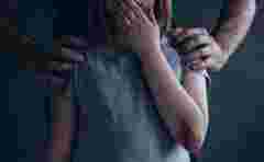 Житель Тернопільщини отримав 5 років вʼязниці за розбещення доньки