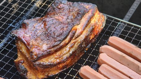 Ароматна всього за годину: як замаринувати свинину перед запіканням